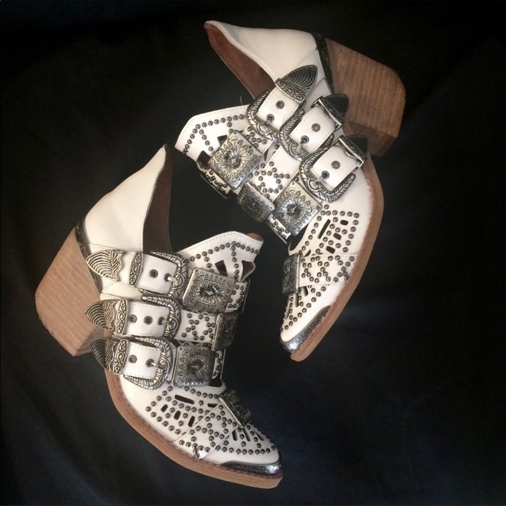 JEFFREY CAMPBELL “Wycliff” Ankle Boot
